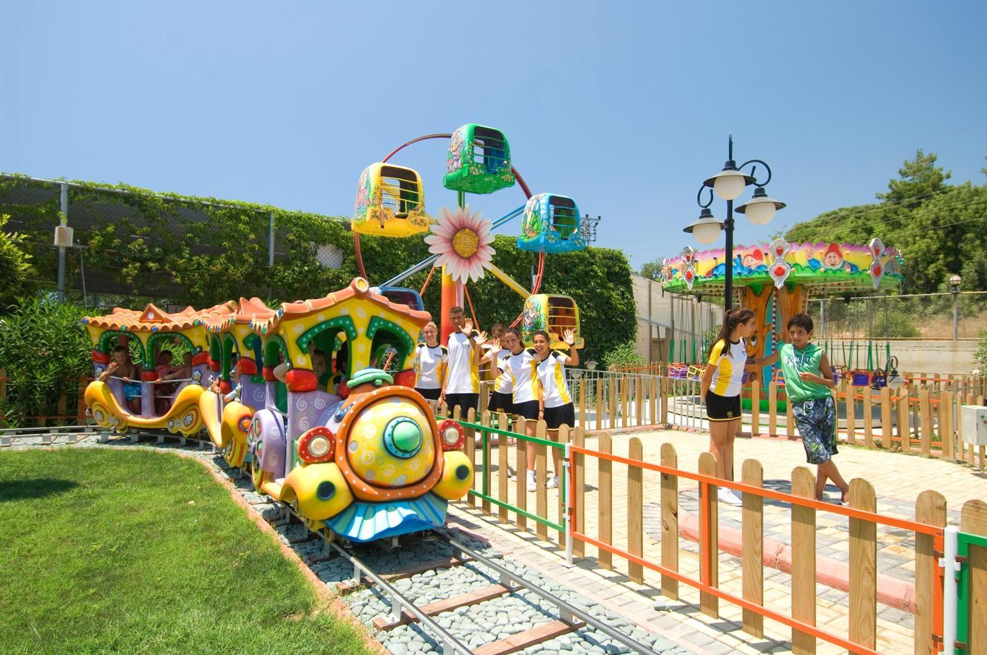 Beach Club Doganay Hotel Konaklı Esterno foto