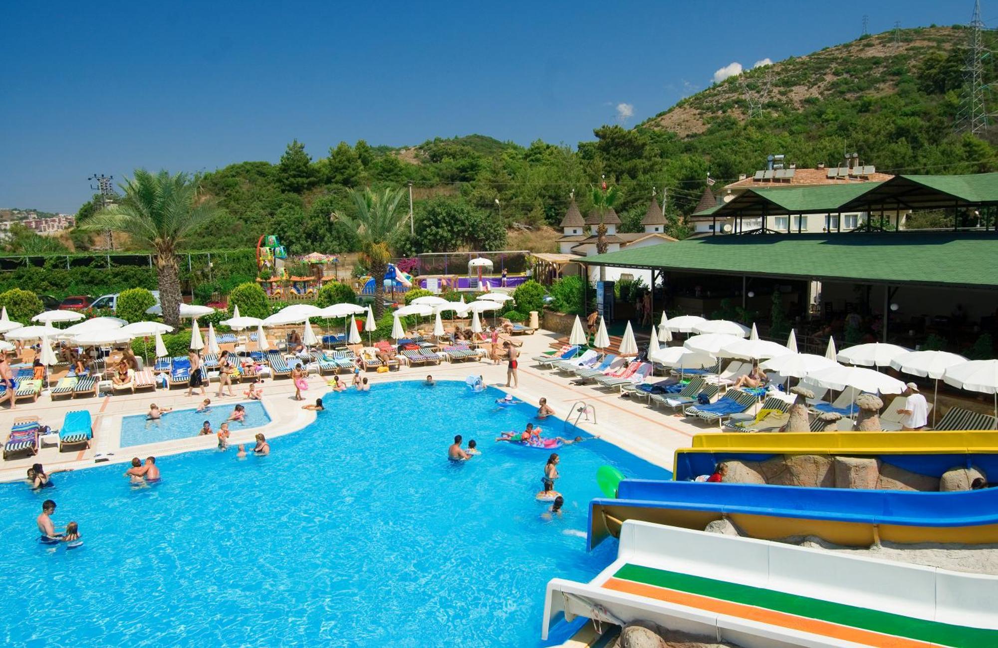 Beach Club Doganay Hotel Konaklı Esterno foto