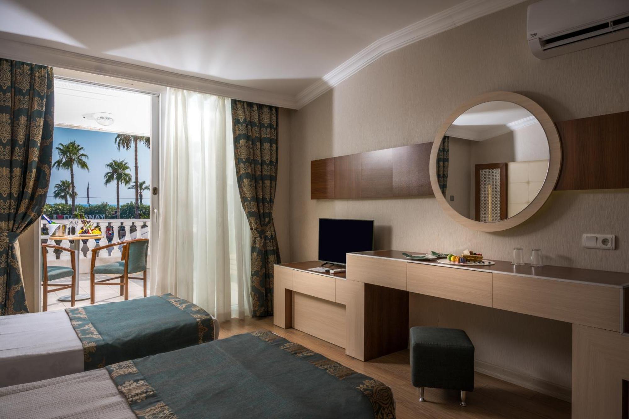 Beach Club Doganay Hotel Konaklı Esterno foto